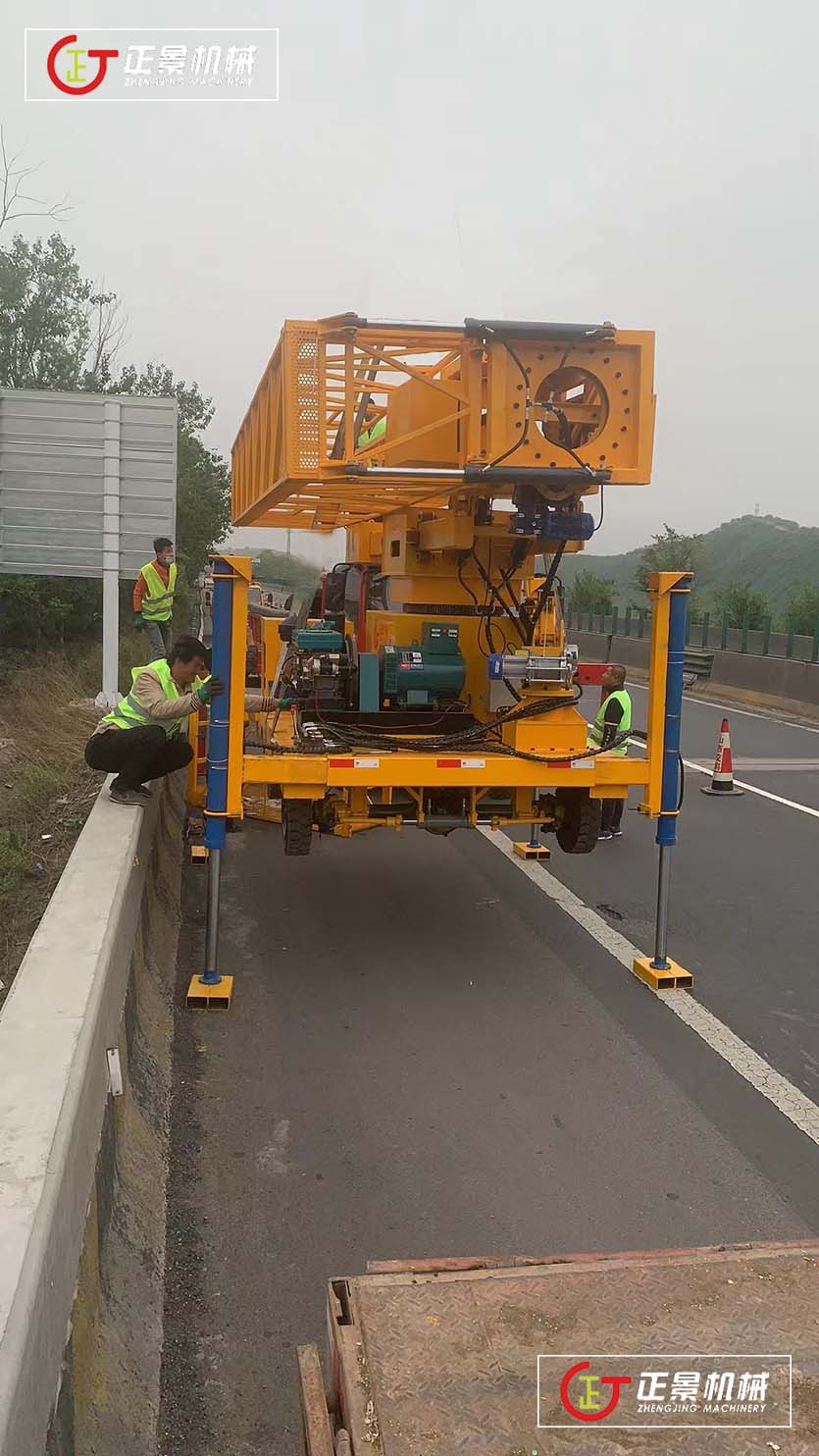 橋梁排水管安裝車