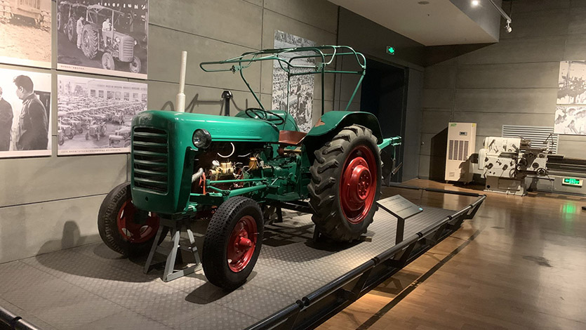 紅河牌豐收-37型輪式拖拉機(jī)(20世紀(jì)60年代)